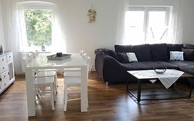Haushälfte mit Garten und Terrasse Achtung aktuell Baustelle in der Straße